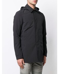 schwarze Regenjacke von Herno