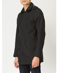 schwarze Regenjacke von Herno