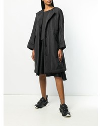 schwarze Regenjacke von Pleats Please By Issey Miyake