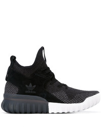 schwarze Schuhe von adidas