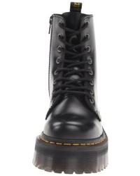 schwarze Schuhe von Dr. Martens