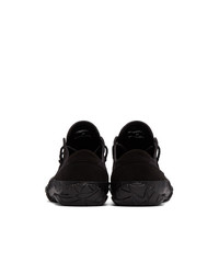 schwarze Segeltuch niedrige Sneakers von Issey Miyake Men