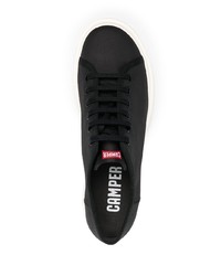 schwarze Segeltuch niedrige Sneakers von Camper