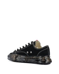 schwarze Segeltuch niedrige Sneakers von Maison Mihara Yasuhiro