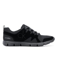 schwarze Segeltuch niedrige Sneakers von Calvin Klein Jeans