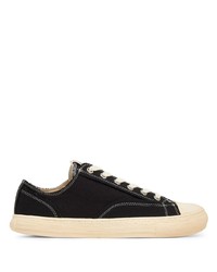 schwarze Segeltuch niedrige Sneakers von Maison Mihara Yasuhiro