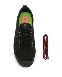 schwarze Segeltuch niedrige Sneakers von Cariuma