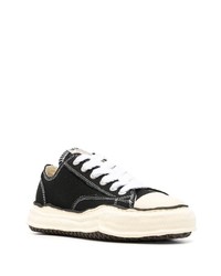 schwarze Segeltuch niedrige Sneakers von Maison Mihara Yasuhiro