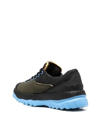 schwarze Segeltuch niedrige Sneakers von Camper