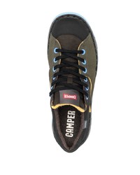 schwarze Segeltuch niedrige Sneakers von Camper