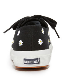 schwarze Segeltuch Turnschuhe von Superga