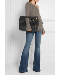 schwarze Shopper Tasche aus Leder mit Reliefmuster von Tom Ford
