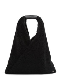 schwarze Shopper Tasche aus Pelz von MM6 MAISON MARGIELA