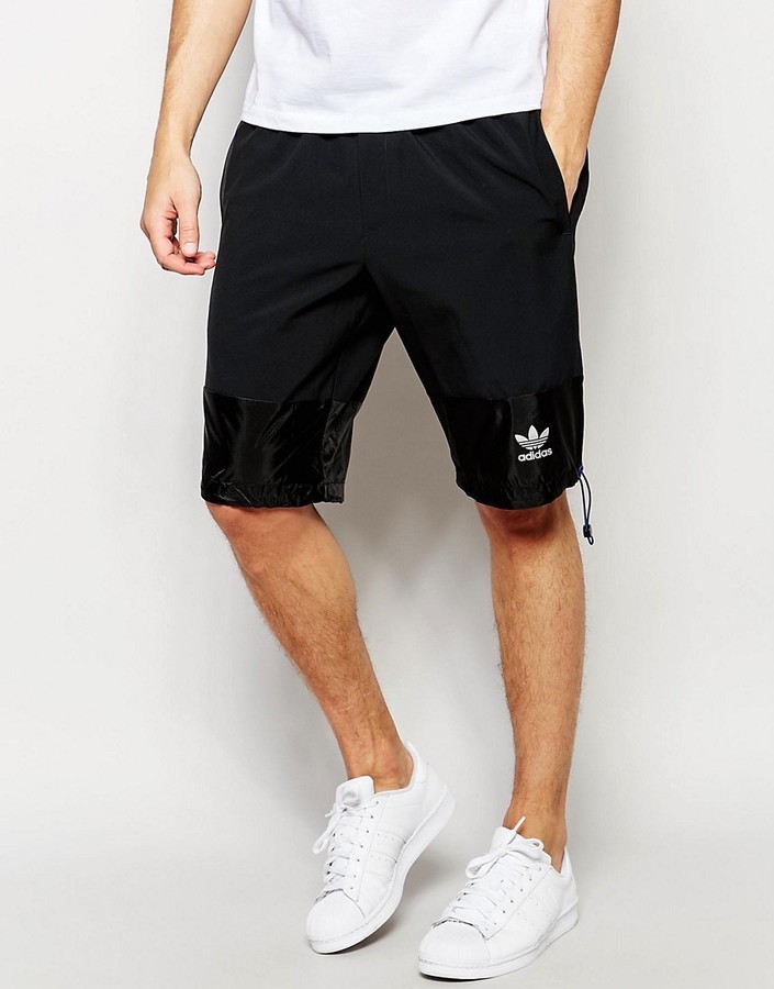 schwarze Shorts von adidas, €49 | Asos 