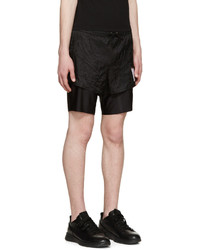 schwarze Shorts von Satisfy