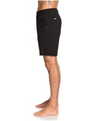 schwarze Shorts von Quiksilver