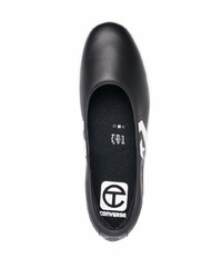 schwarze Slip-On Sneakers aus Leder von Converse