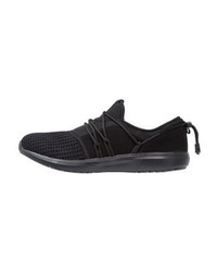 schwarze Slip-On Sneakers aus Leder von YOURTURN