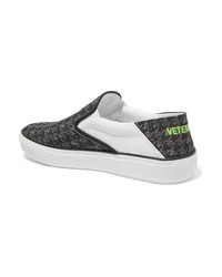 schwarze Slip-On Sneakers aus Segeltuch mit Hahnentritt-Muster von Vetements
