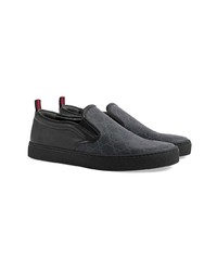 schwarze Slip-On Sneakers aus Segeltuch von Gucci