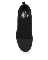 schwarze Slip-On Sneakers aus Segeltuch von OSKLEN