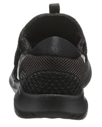 schwarze Slip-On Sneakers aus Segeltuch von Skechers