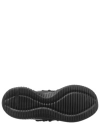 schwarze Slip-On Sneakers aus Segeltuch von Skechers