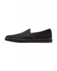 schwarze Slip-On Sneakers aus Segeltuch von YOURTURN