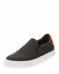 schwarze Slip-On Sneakers mit Karomuster