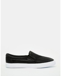 schwarze Slip-On Sneakers mit Schlangenmuster von Asos