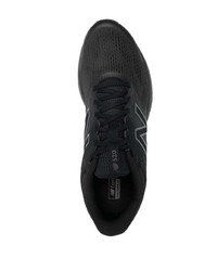 schwarze Sportschuhe von New Balance