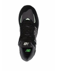 schwarze Sportschuhe von New Balance