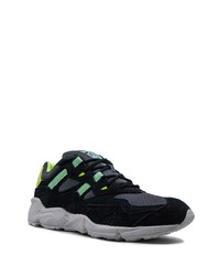 schwarze Sportschuhe von New Balance