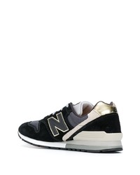 schwarze Sportschuhe von New Balance