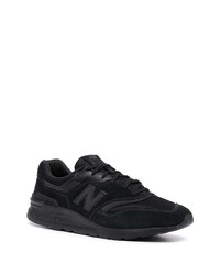 schwarze Sportschuhe von New Balance