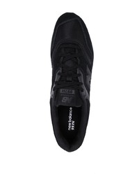 schwarze Sportschuhe von New Balance