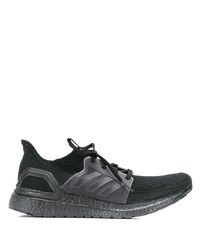 schwarze Sportschuhe von adidas