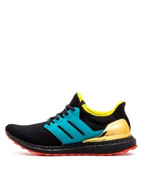 schwarze Sportschuhe von adidas