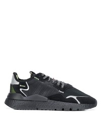 schwarze Sportschuhe von adidas