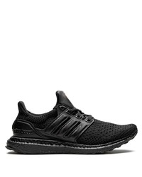 schwarze Sportschuhe von adidas