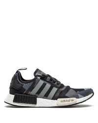 schwarze Sportschuhe von adidas