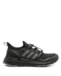 schwarze Sportschuhe von adidas