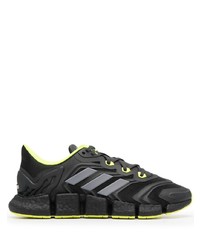 schwarze Sportschuhe von adidas