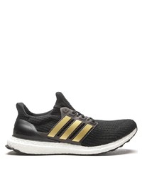 schwarze Sportschuhe von adidas