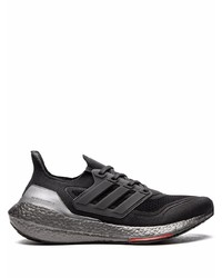 schwarze Sportschuhe von adidas