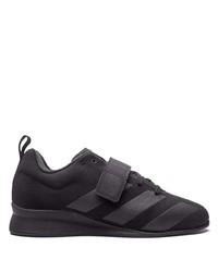 schwarze Sportschuhe von adidas