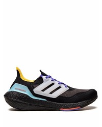 schwarze Sportschuhe von adidas