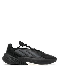 schwarze Sportschuhe von adidas