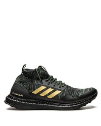 schwarze Sportschuhe von adidas