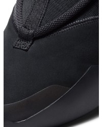 schwarze Sportschuhe von Nike